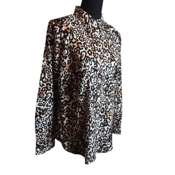 2/$35- Talbots Button Up Animal Print Blouse Women Size Medium - Picture 8 of 12